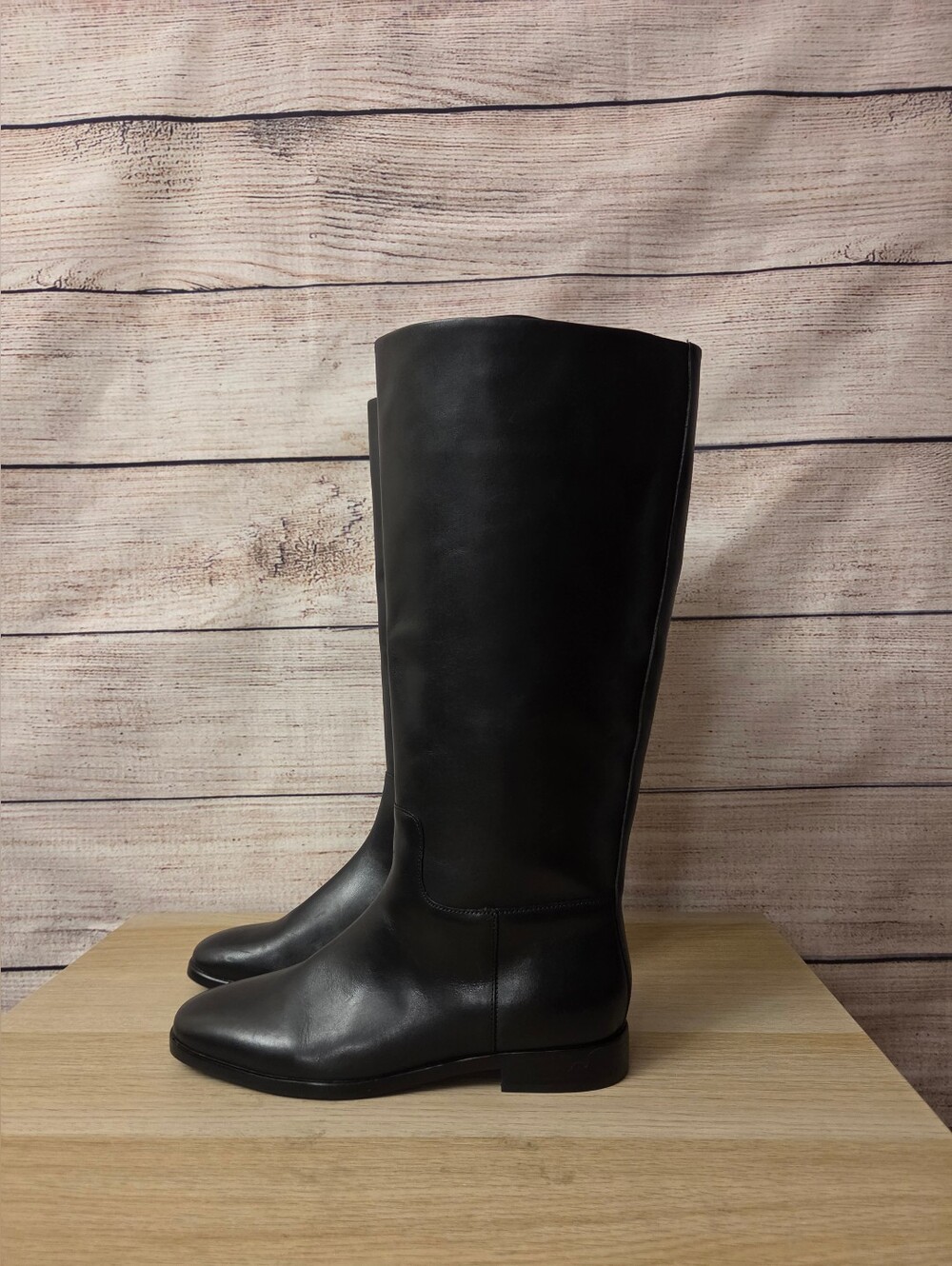 Vince

Leather Riding Boots. - Picture 7 of 15